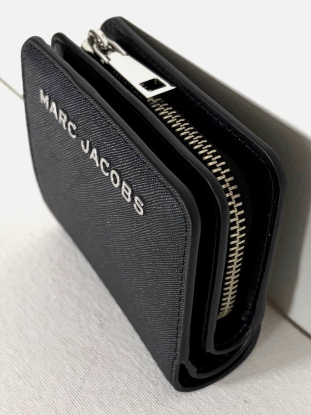New Marc Jacobs Compact Bifold Wallet Black